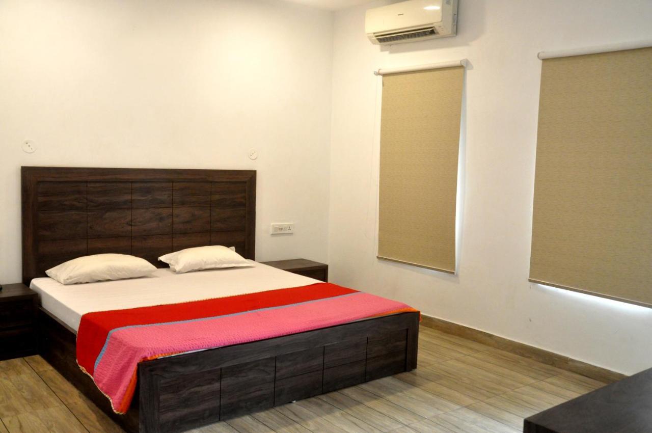 Grand Hotel Amritsar Exterior foto